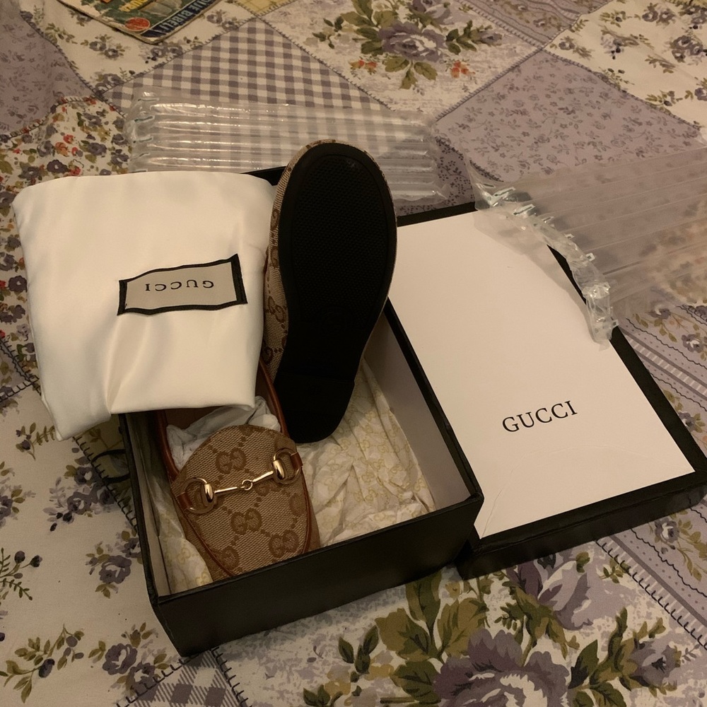 Gucci shoe